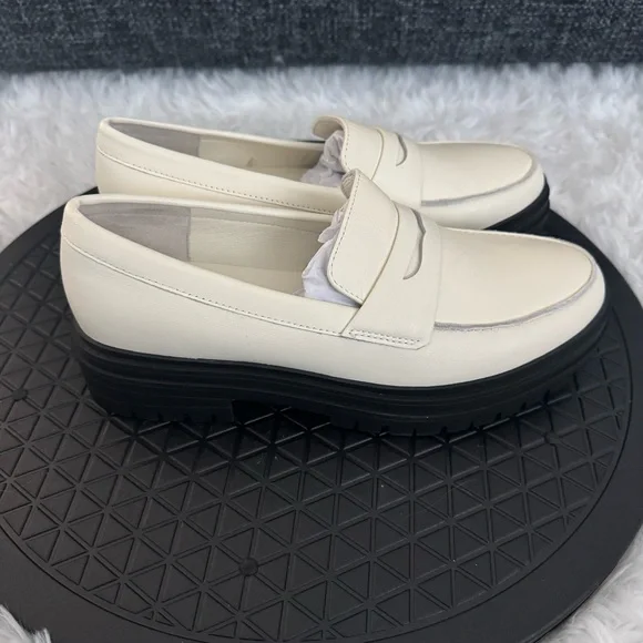 Quince Italian Leather Lug Sole Loafers in Bone with Black Soles Size 7 - Picture 5 of 16